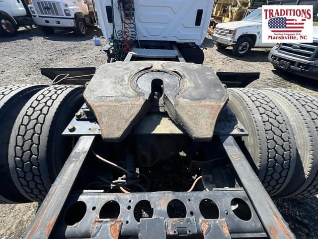Image of International Durastar 4300 equipment image 4