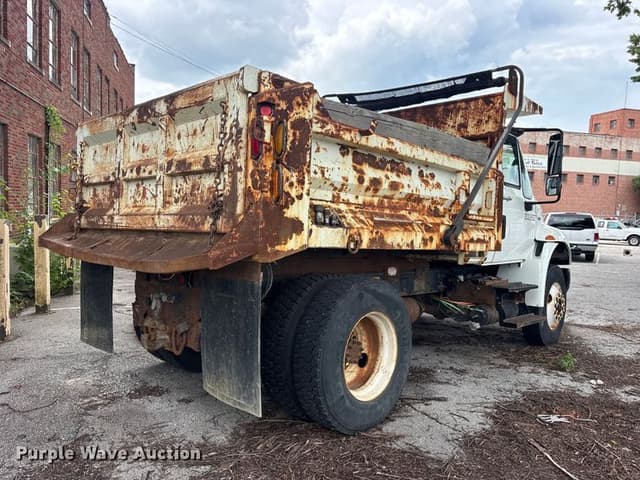 Image of International DuraStar 4400 equipment image 4