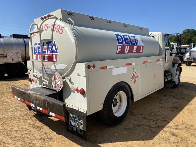 Image of International Dura Star 4400 equipment image 2