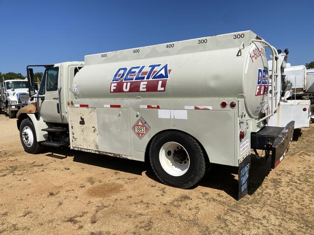 Image of International Dura Star 4400 equipment image 1