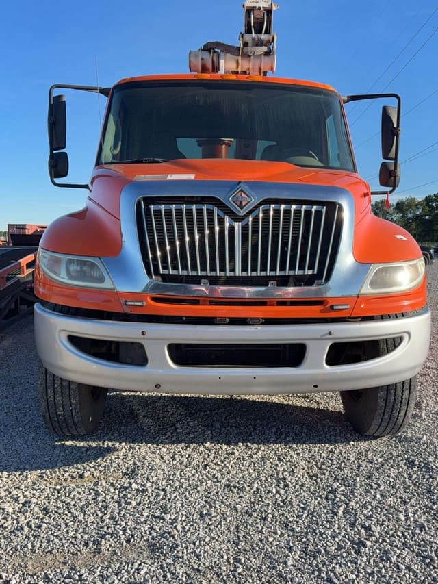 Image of International DuraStar 4400 equipment image 3