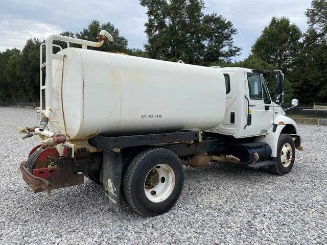 Image of International Dura Star 4400 equipment image 2