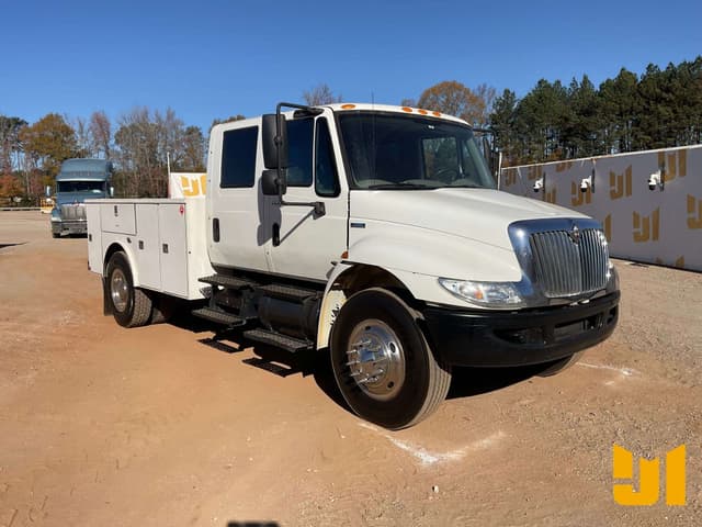 Image of International 4300 SBA equipment image 2