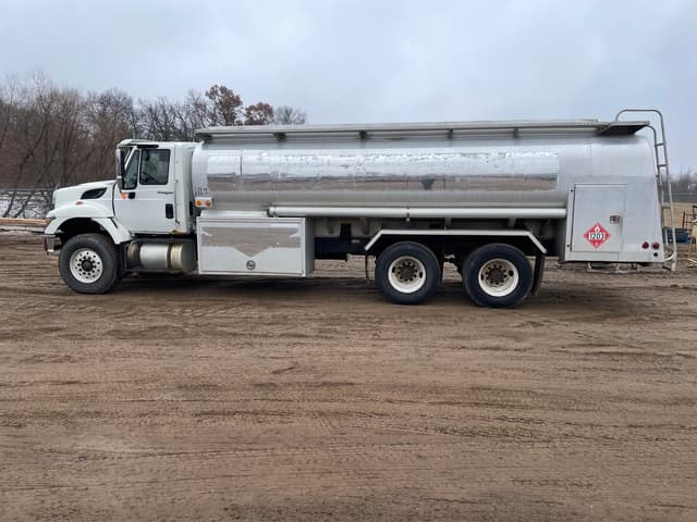 Image of International Navistar equipment image 2