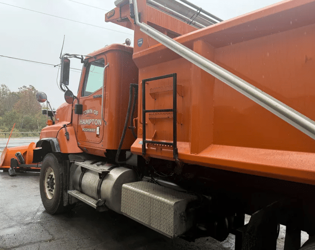 Image of International Paystar 5600 equipment image 1