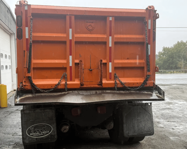 Image of International Paystar 5600 equipment image 3