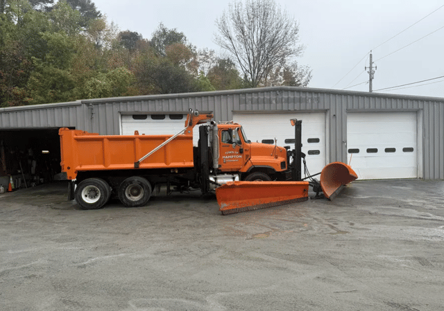 Image of International Paystar 5600 equipment image 4