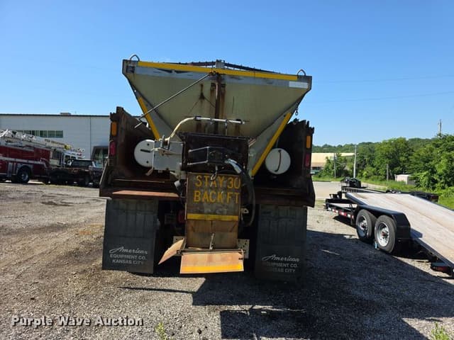 Image of International Workstar 7300 equipment image 4