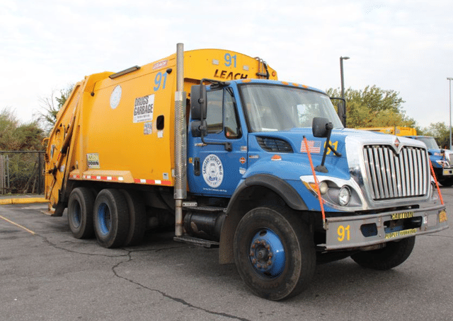 Image of International Workstar 7400 equipment image 3