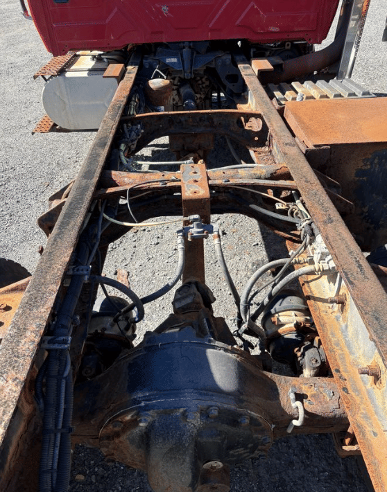 Image of International Workstar 7400 equipment image 3