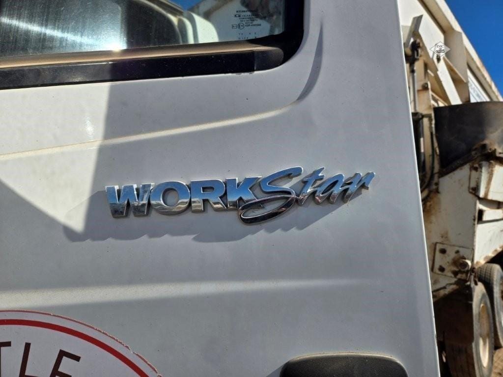 2009 International Workstar 7400 Equipment Image0