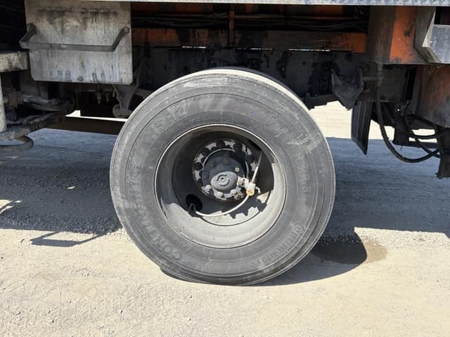 Image of International Workstar 7400 equipment image 4