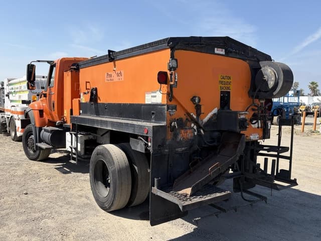 Image of International Workstar 7400 equipment image 3