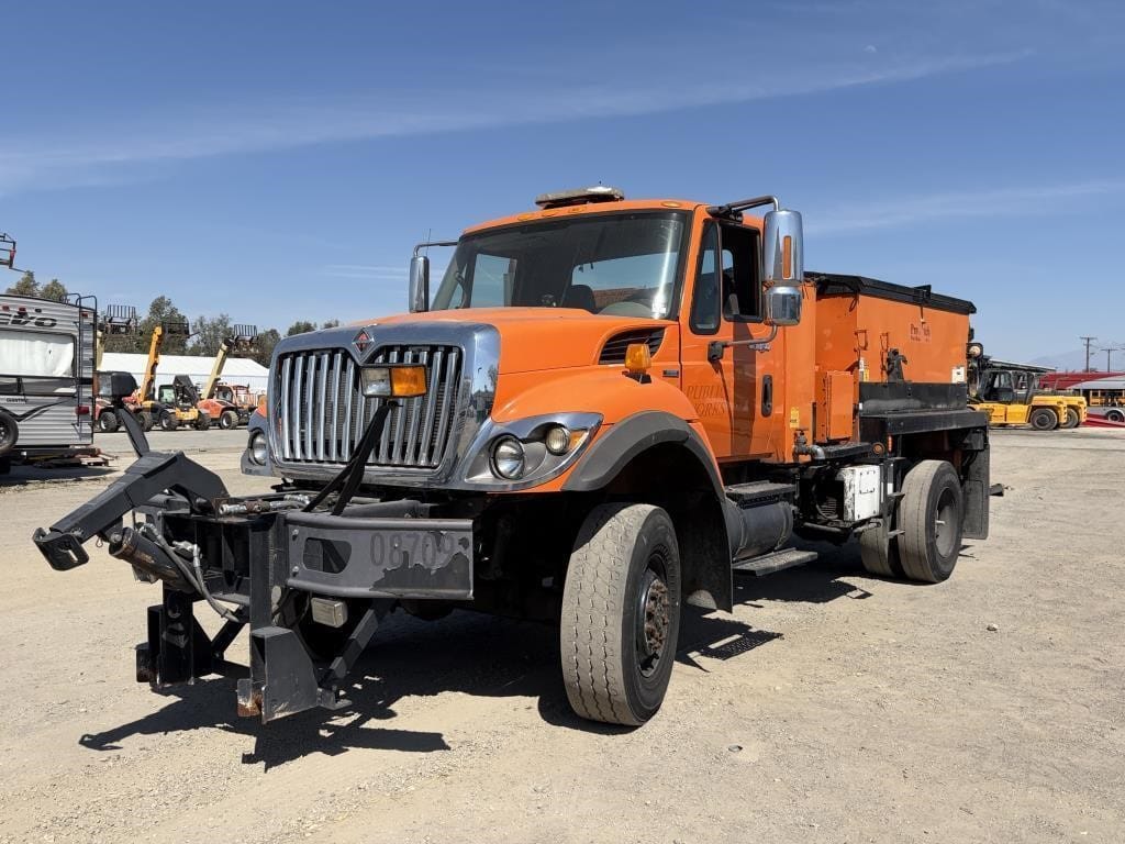 2009 International Workstar 7400 Equipment Image0