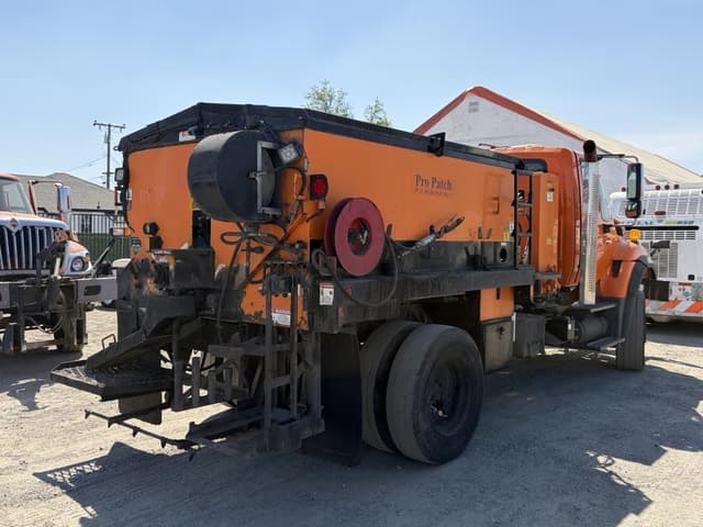 Image of International Workstar 7400 equipment image 2