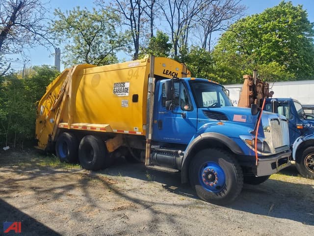 Image of International Workstar 7400 equipment image 1