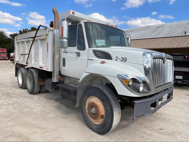 Image of International 7500 equipment image 1