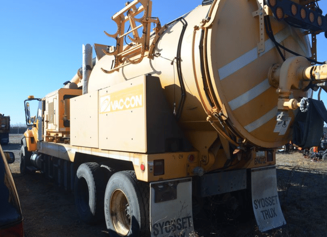 Image of International Workstar 7500 equipment image 1