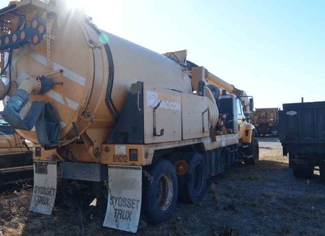 Image of International Workstar 7500 equipment image 2