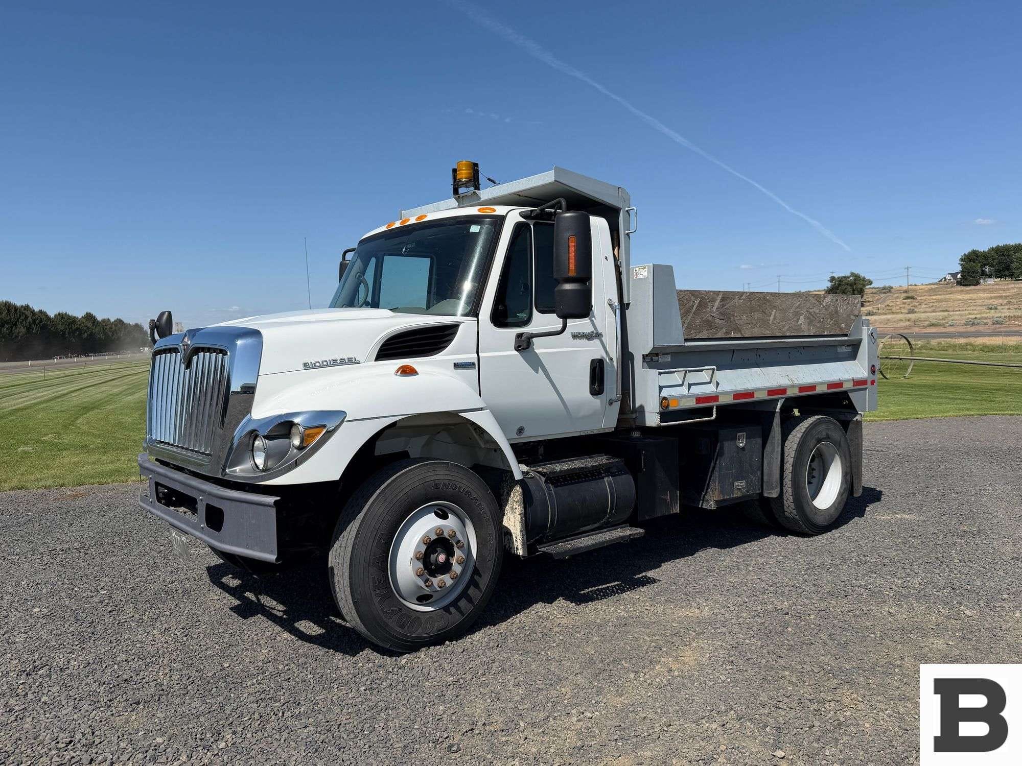 2009 International Workstar 7500 Equipment Image0