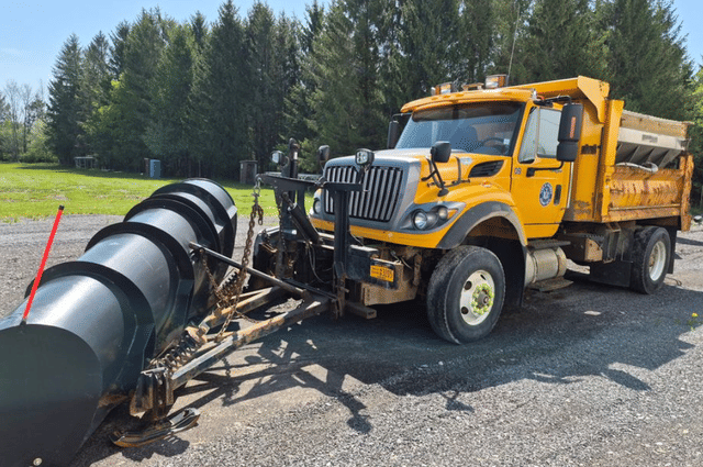 Image of International WorkStar 7600 equipment image 1