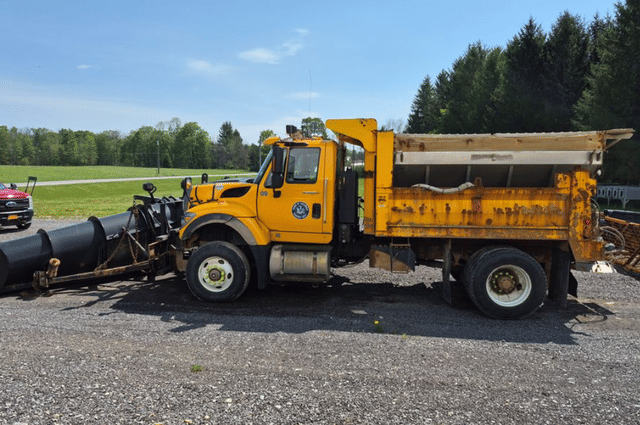 Image of International WorkStar 7600 equipment image 2