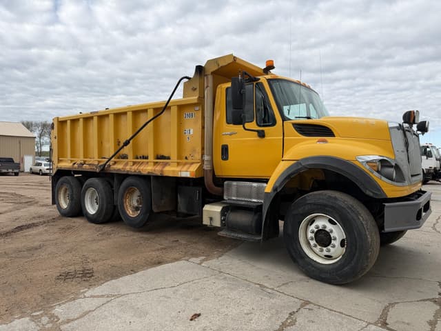 Image of International WorkStar 7600 equipment image 3