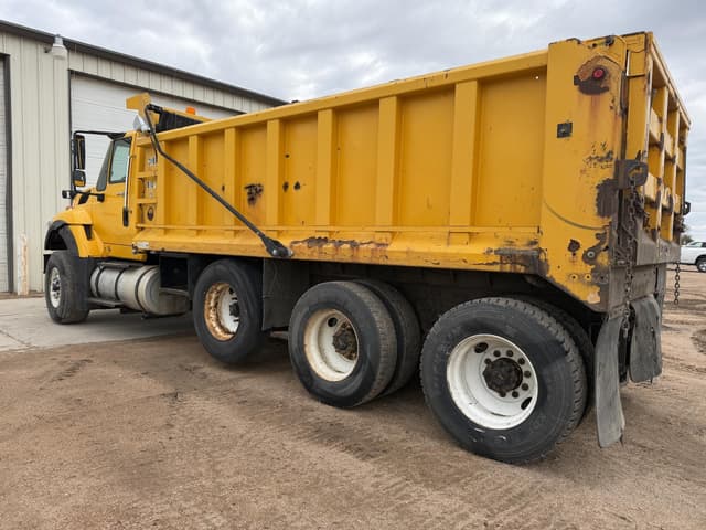 Image of International WorkStar 7600 equipment image 1