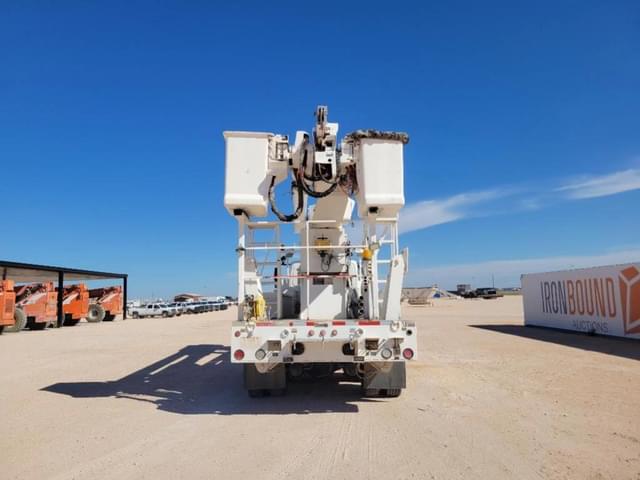 Image of International WorkStar 7600 equipment image 3