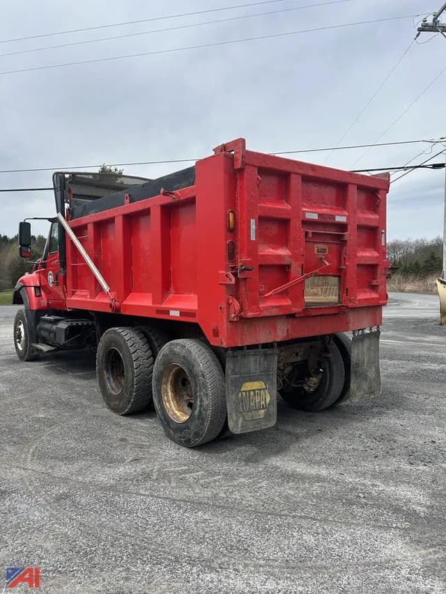 Image of International WorkStar 7600 equipment image 2