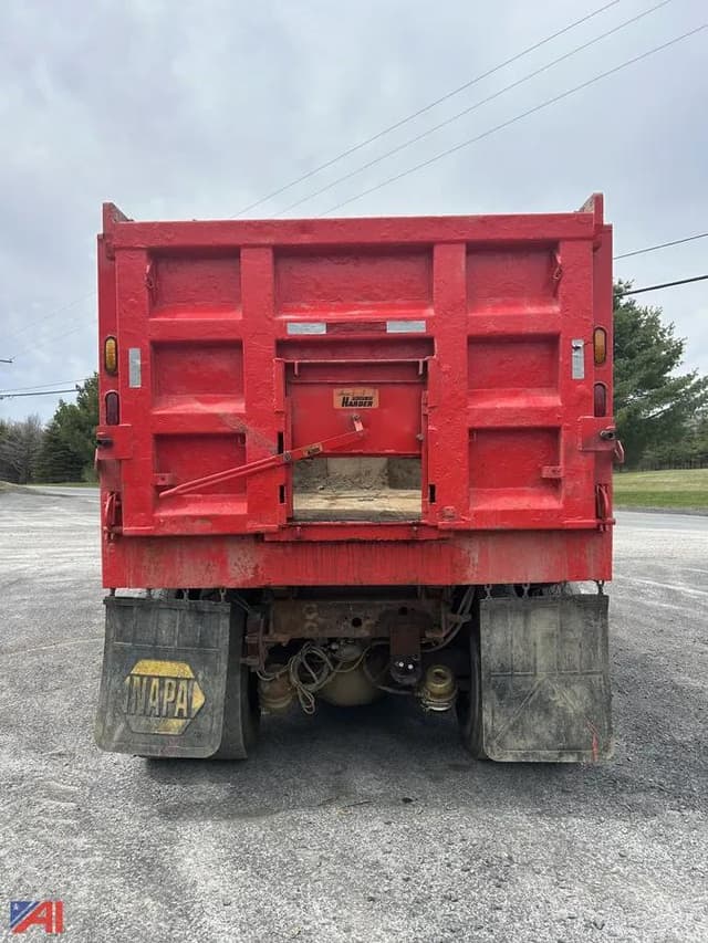 Image of International WorkStar 7600 equipment image 3