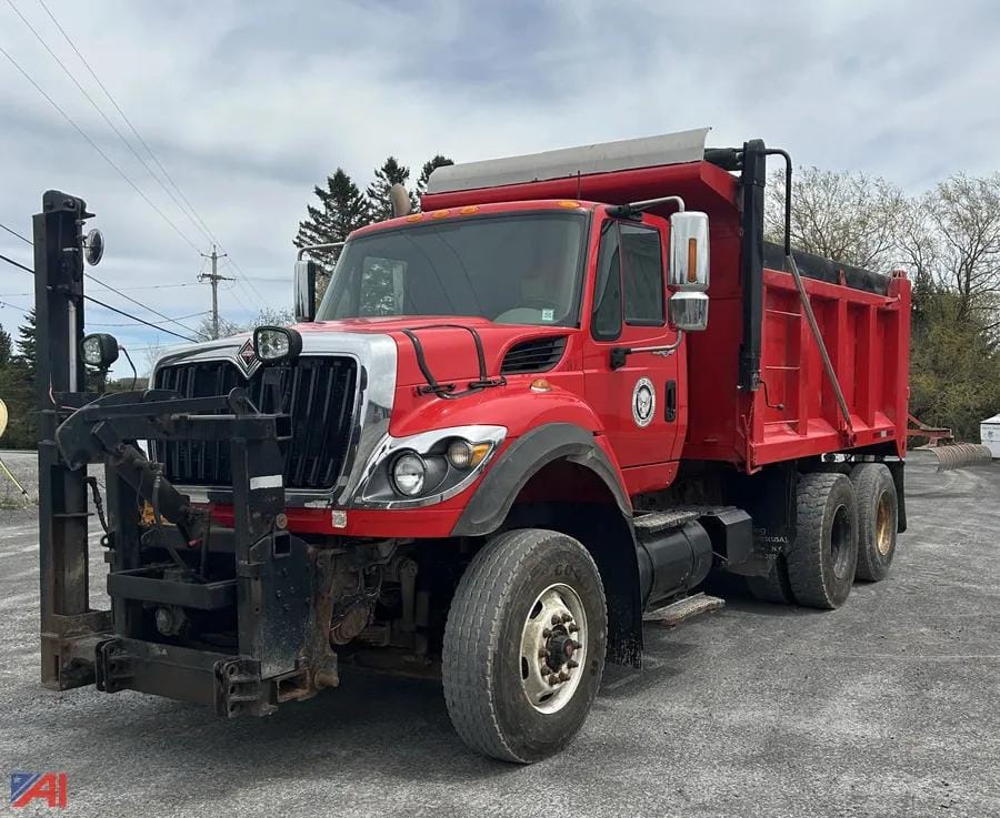 2009 International WorkStar 7600 Equipment Image0