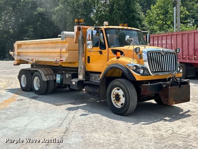 Image of International WorkStar 7600 equipment image 2