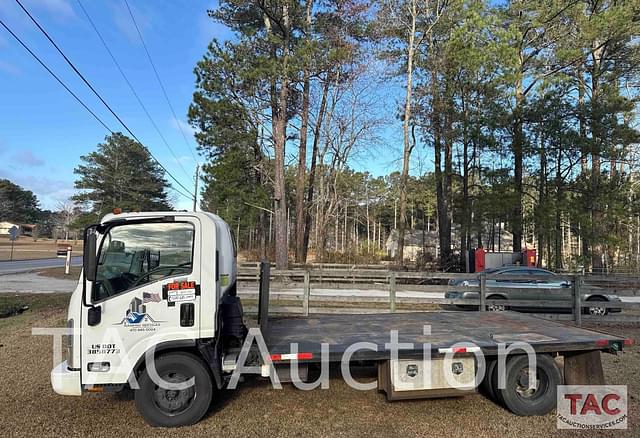 Image of Isuzu NPR equipment image 1
