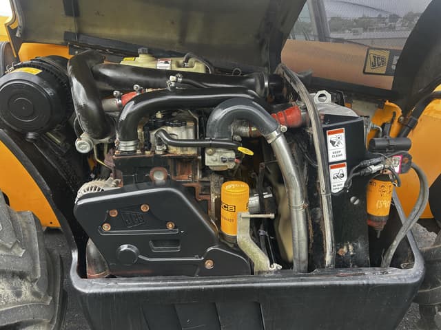 Image of JCB 541-70 Agri Plus equipment image 3