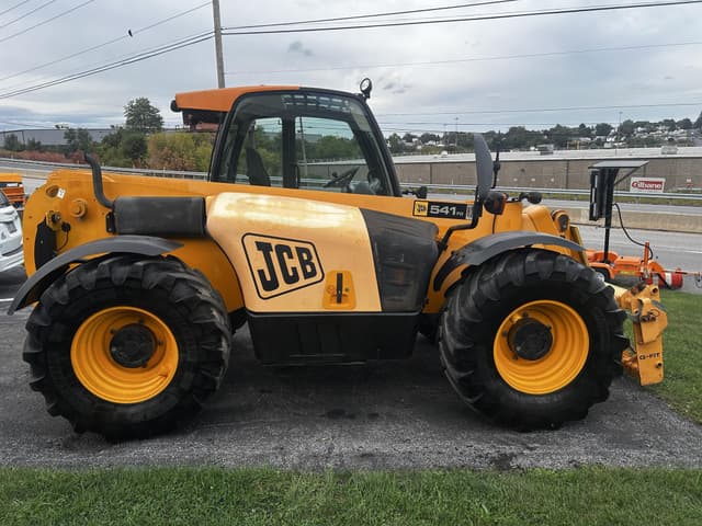 Image of JCB 541-70 Agri Plus equipment image 4