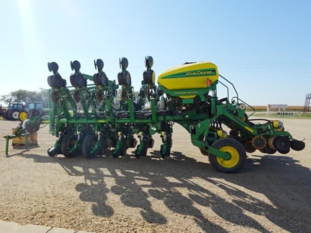 Image of John Deere 1790 equipment image 3