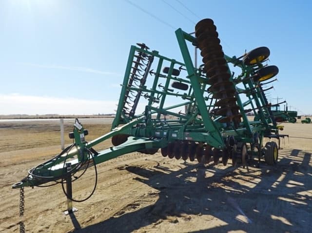 Image of John Deere 2310 equipment image 4