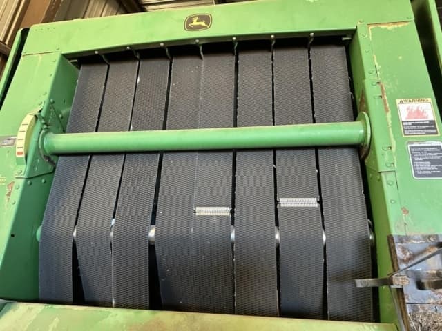 Image of John Deere 568 equipment image 4