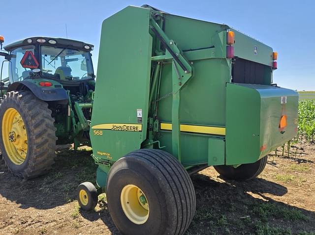 Image of John Deere 568 equipment image 3