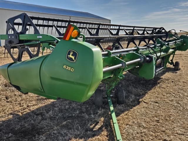 Image of John Deere 635D equipment image 1