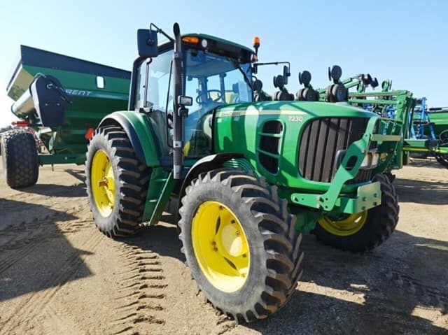 Image of John Deere 7230 equipment image 1
