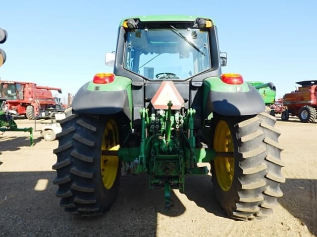 Image of John Deere 7230 equipment image 3