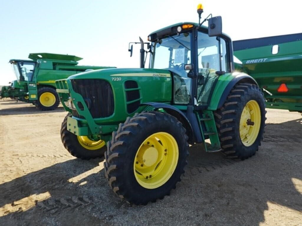 Image of John Deere 7230 Primary image