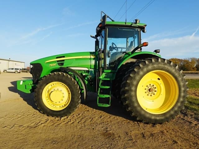 Image of John Deere 7930 equipment image 1