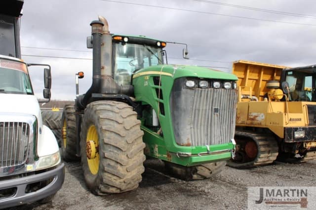 Image of John Deere 9530 equipment image 1