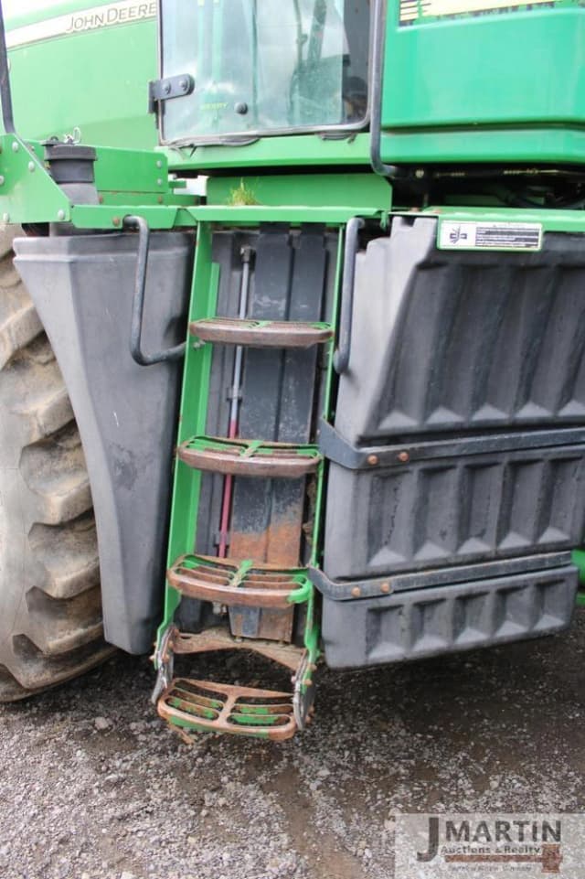 Image of John Deere 9530 equipment image 4