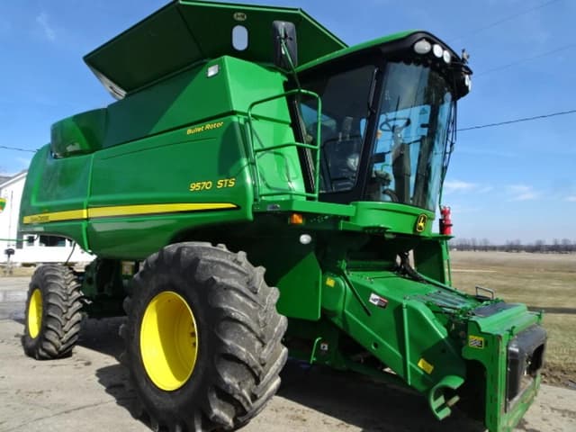 Image of John Deere 9570 STS equipment image 2