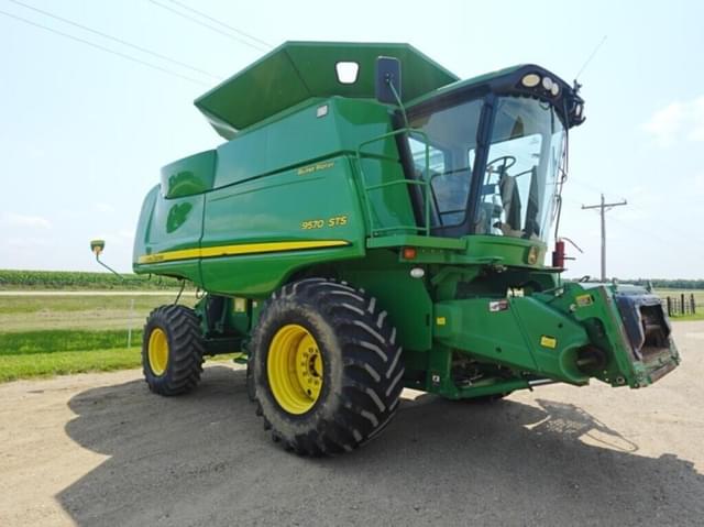 Image of John Deere 9570 STS equipment image 2