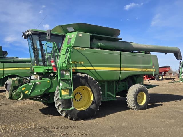 Image of John Deere 9770 STS equipment image 1